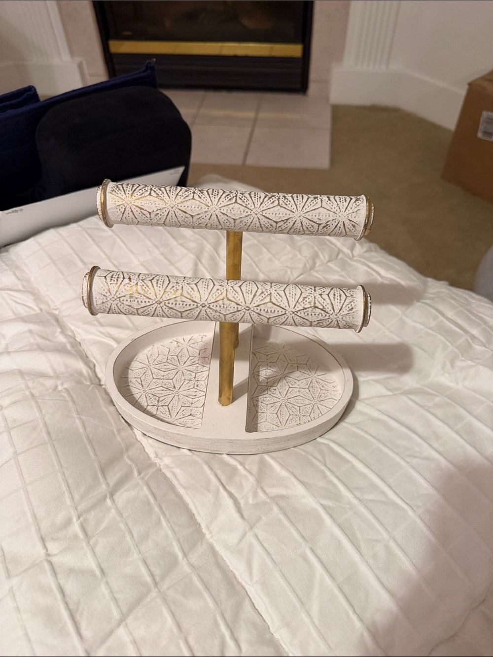 White & Gold Decorative Jewelry Stand